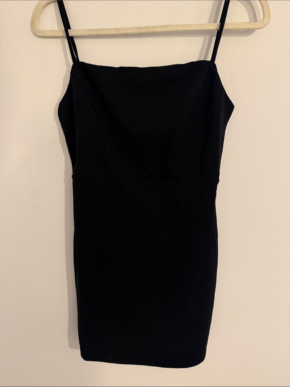 Windsor Black Bodycon Mini Dress w/ Bow Back Detail - M